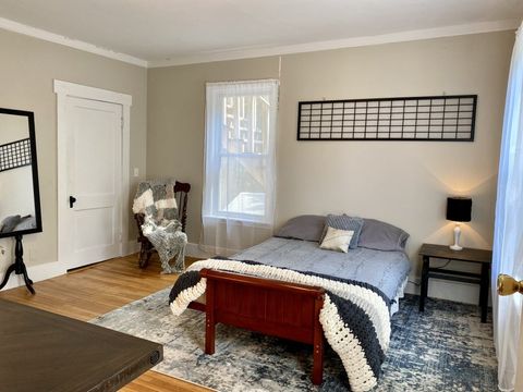Private Room in 3Bed.1Bath