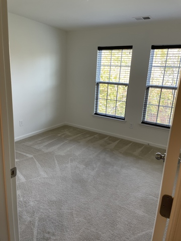 Private Room in 3Bed.4Bath
