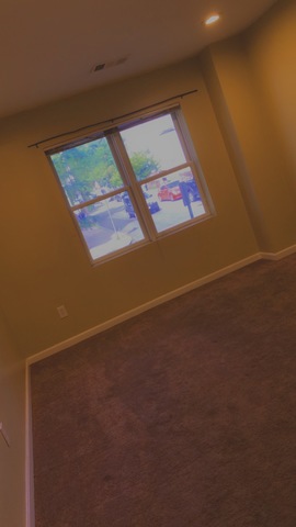 LargeBedroom w/private bath