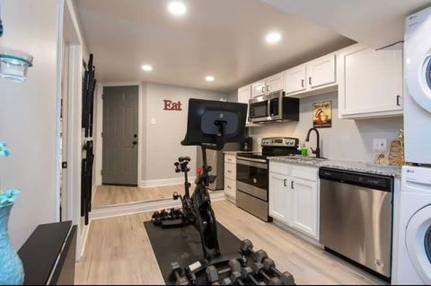 Private Room in 2Bed.2Bath