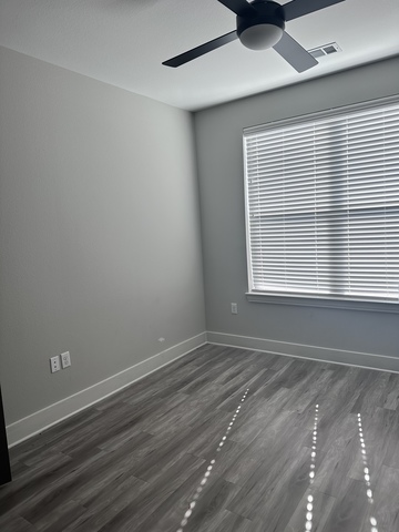 Private Room in 2Bed.2Bath