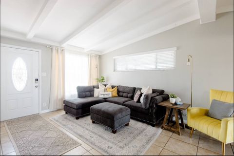 Private Room in 3Bed.2Bath