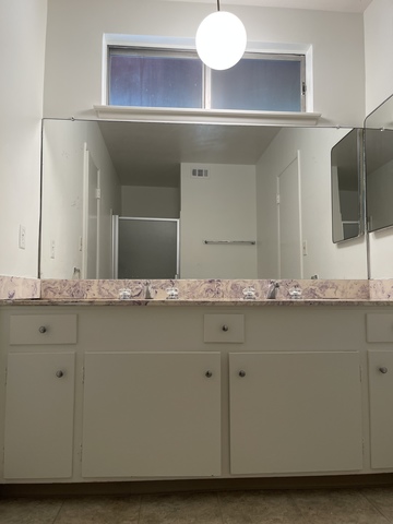 Private Room in 2Bed.1Bath