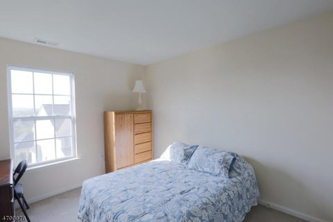 1 Room wtih Queen Bed available