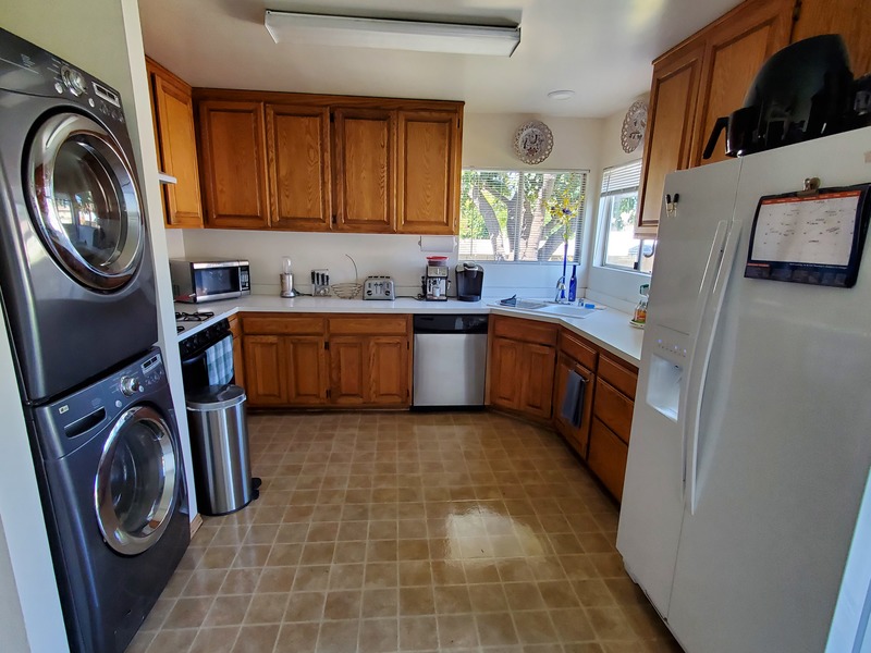 roommates in Midway City Private Room in 3Bed, 1.5 Bath - cirtru.com