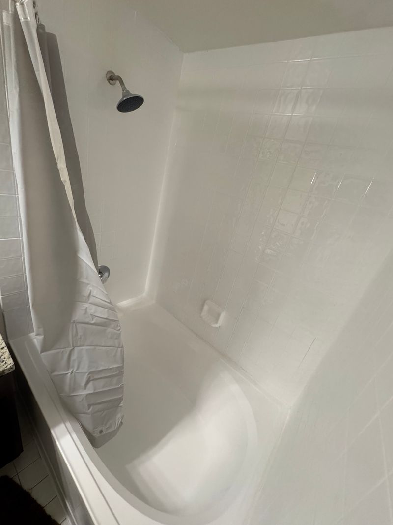 roommates in Hollywood Private Room in 2Bed.2Bath - cirtru.com