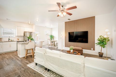 Private Room in 3Bed.2.5Bath