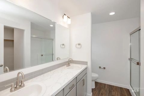 Private Room in 3Bed.2.5Bath