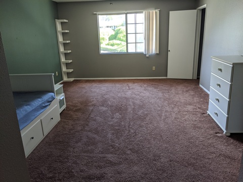Large Room in Townhome. W/D & Garag