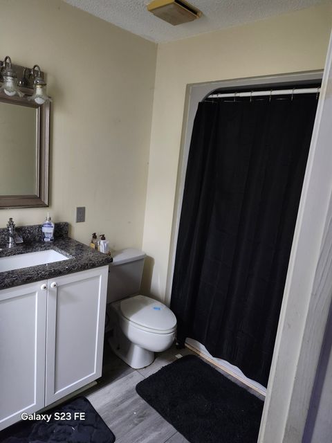 Private Room in 3Bed.1Bath
