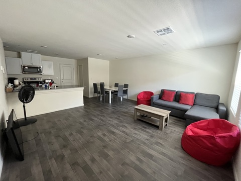 Private Room in 3Bed.2.5Bath