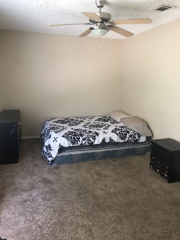 Private Room in 3Bed.2Bath house