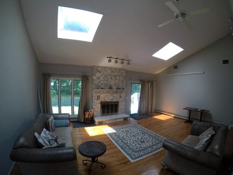 Private Room in 3Bed.2.5Bath
