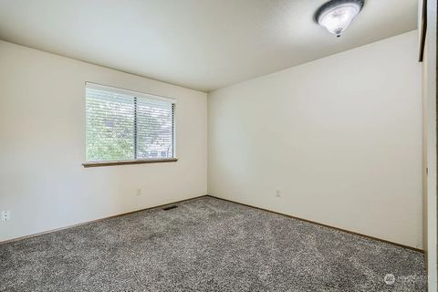 Private Room in 3Bed.2.5Bath