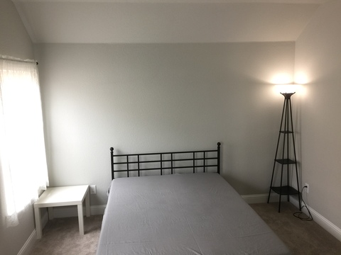 1 Bedroom available with attached bathroom