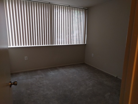 Single BD available in 2 BD Apt