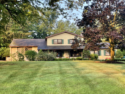 3 bed 3 bath mod country home