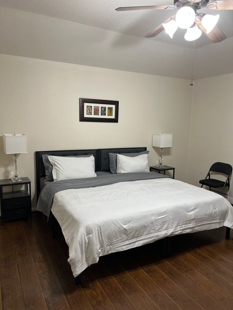 Private Room in 1Bed.1Bath