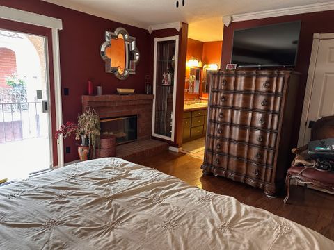 Room3Bed.2.5Bath