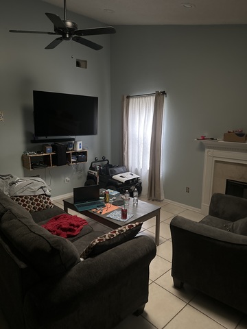 Private Room in 3Bed.2Bath