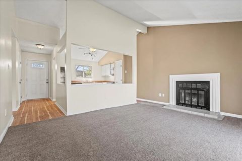 Private Room in 3Bed.1Bath