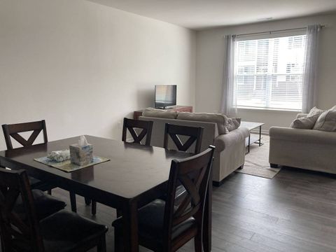 Private Room in 2Bed.2.5Bath