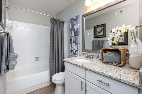 Private Room in 2Bed.1.5Bath