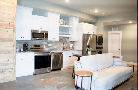 Private Room in 3Bed.1Bath