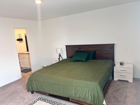 Private Room in 3Bed.2Bath