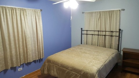 Looking for a female payguest