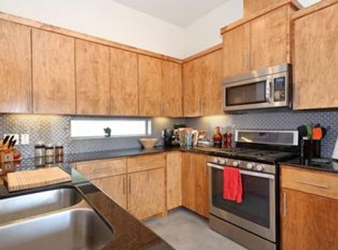 Private Room in 2Bed.1.5Bath