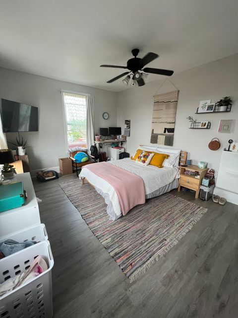 Private Room in 3Bed.1Bath
