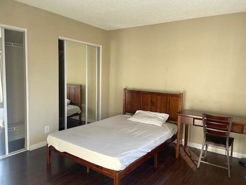 Private Room in 3Bed.2Bath