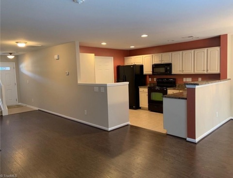Shared Room in 2Bed.3Bath