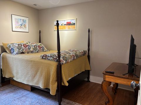 Entire Place 2Bed.1Bath