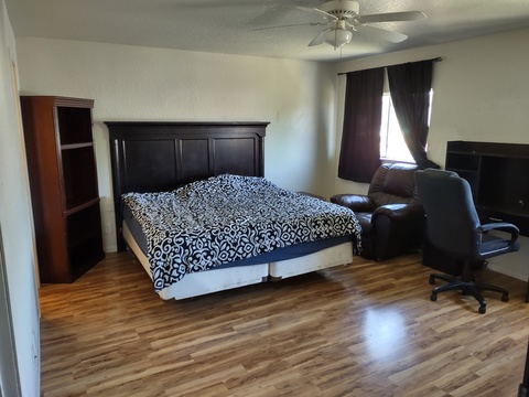 Private Room in 1Bed.1Bath