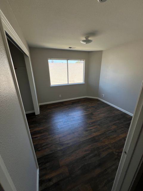Private Room in 3Bed.1Bath