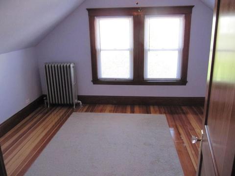 Private Room in 3Bed.1Bath