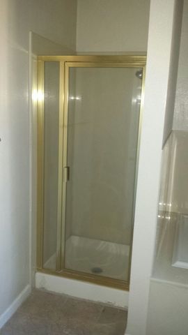 studio in Newark CA for female