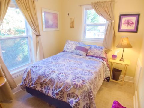 Private Room in 3Bed.1Bath