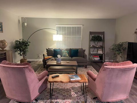 Entire Place 2Bed.1Bath