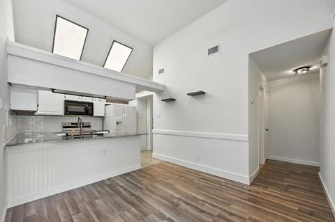 Private Room in 3Bed.2Bath