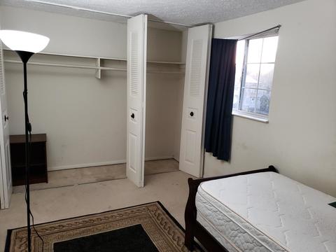 Private Room w Utilities Included
