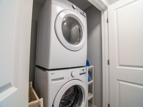 Private Room in 2Bed.2.5Bath