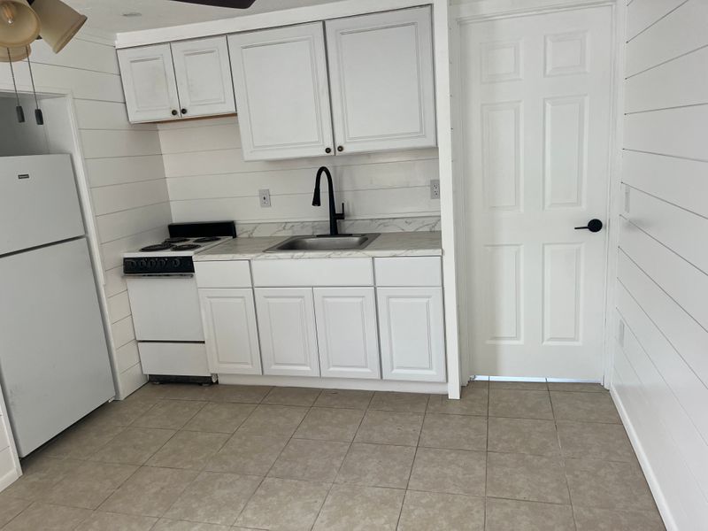 roommates in Sarasota Entire Place 1Bed.1Bath - cirtru.com
