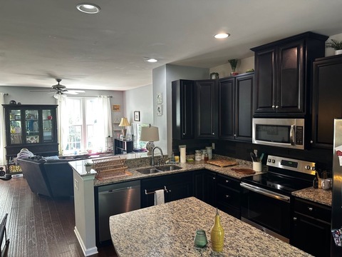 Private Room in 3Bed.4Bath