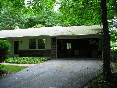 Frenchtown 4-Bedroom 2 Bath House