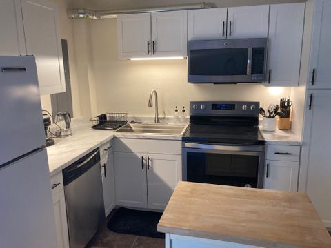Private Room in 3Bed.2Bath