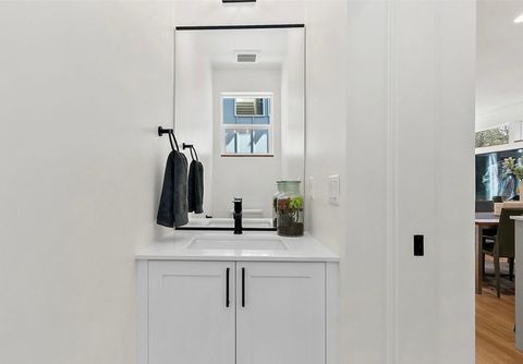 Private Room in 2Bed.1.5Bath