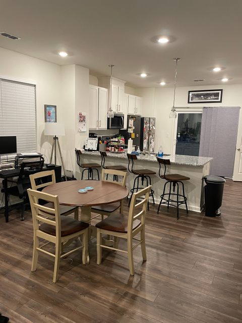 Private Room in 3Bed.2.5Bath